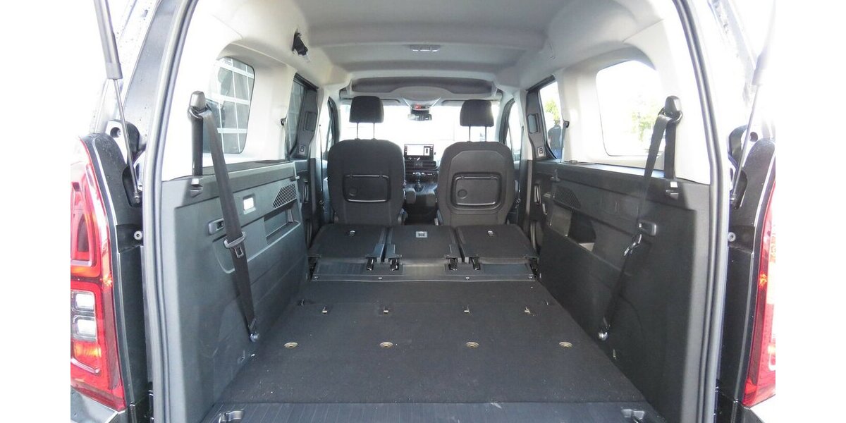 Fiat Doblo Maxi Kombi 130 / 7-Sitze + Vollausstattung 10.280 km 25.790 &euro; Münchenbernsdorf 07589