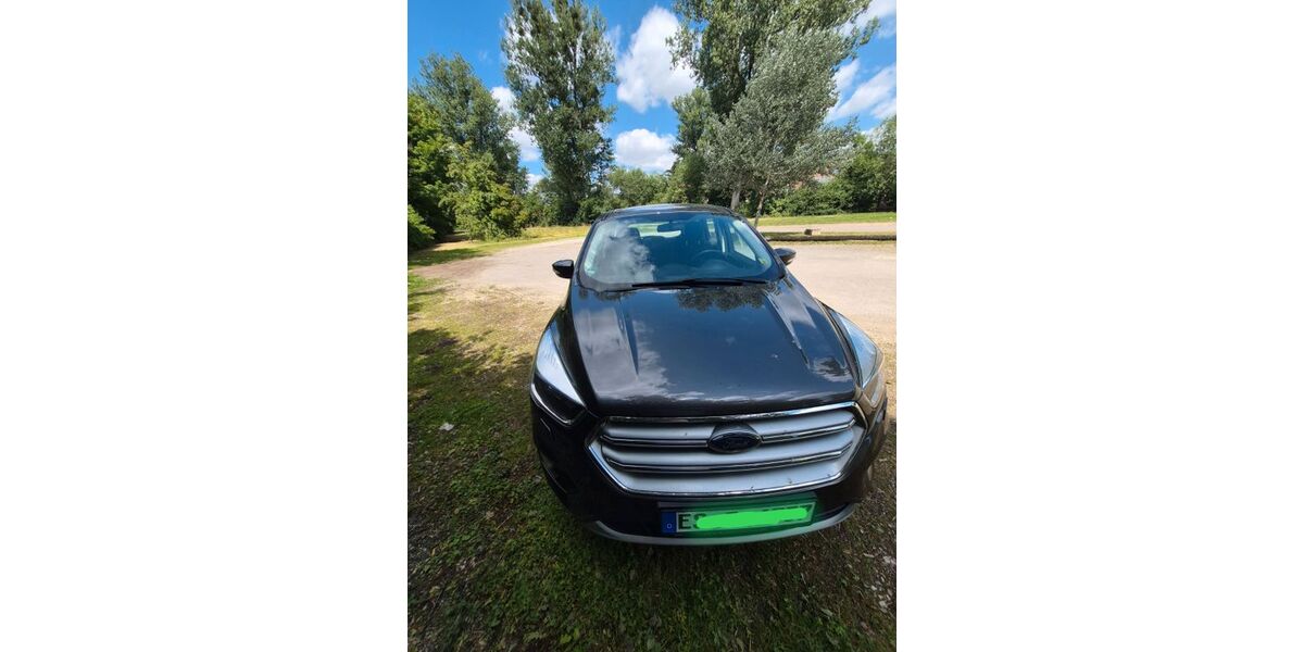 Ford Kuga 98.100 km 9.900 &euro; Nürtingen 72622
