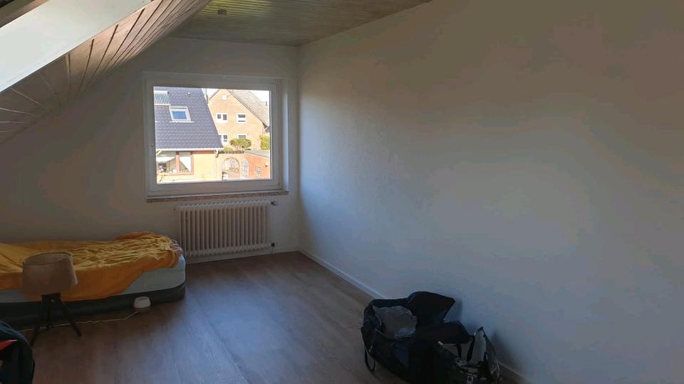 Dachgeschoßwohnung Lüneburg - 2 Zimmer, 75 m&sup2;, 900&euro; | Angebot:25722209