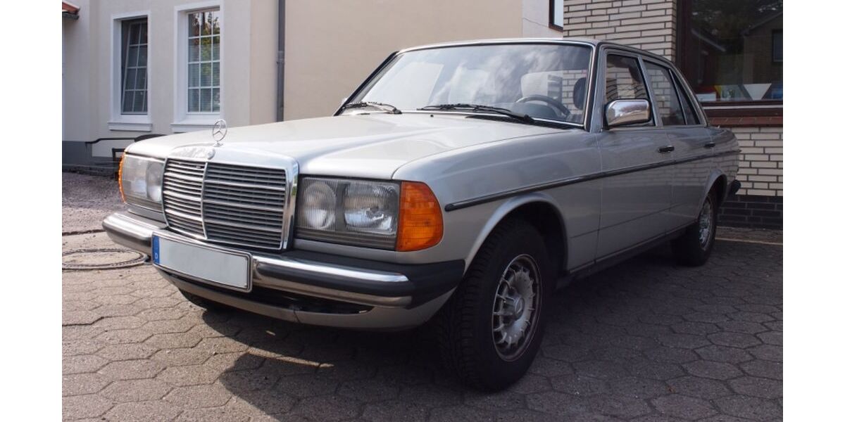 Mercedes-Benz 200 120.000 km 12.000 &euro; Kölln-Reisiek 25337