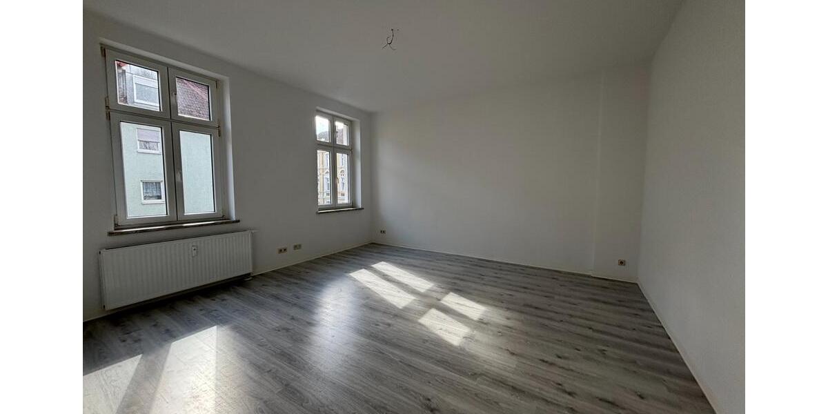 Etagenwohnung Dessau-Roßlau Brambach - 3 Zimmer, 118 m&sup2;, 699&euro; | Angebot:25854367