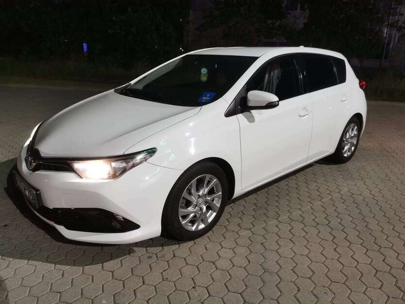 Toyota Auris 168.324 km 10.450 € Güstrow 18273
