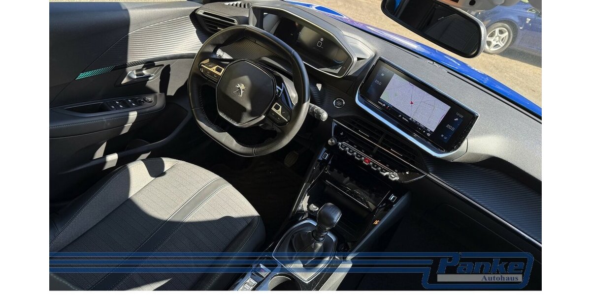 Peugeot 208 Allure*Pano*R-Cam*Navi*Keyless*LED* 32.381 km 13.690 &euro; Berlin 13187