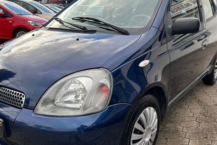 Toyota Yaris 120.000 km 1.990 € Hamburg 20537