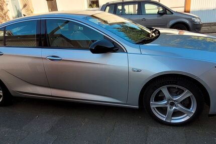 Opel Insignia 5.714 km 25.000 € Duisburg 47057