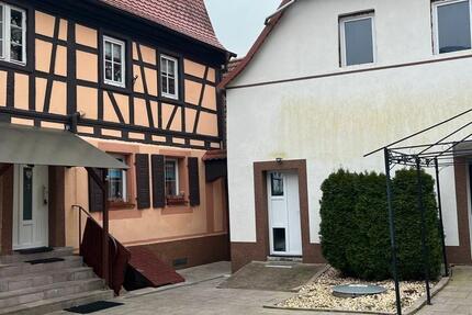 Haus Albersweiler - 5 Zimmer, 125 m&sup2;, 900&euro; | Angebot:25397052