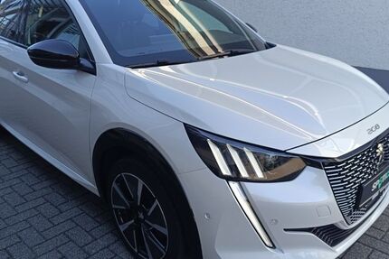 Peugeot 208 31.650 km 17.990 &euro; Hachenburg 57627