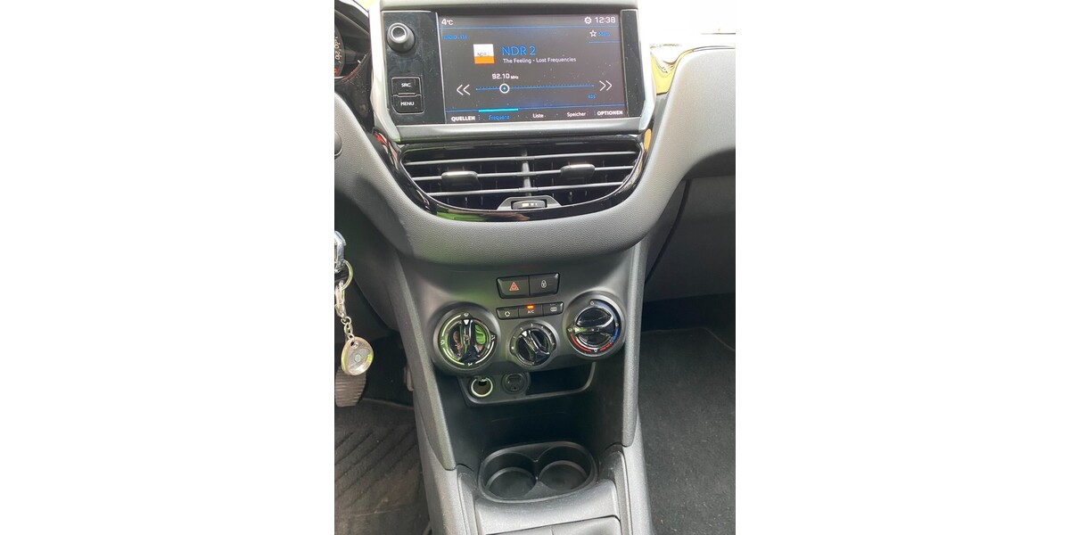 Peugeot 208 Pure Tech 82 active 64.690 km 8.900 &euro; Eschede 29348