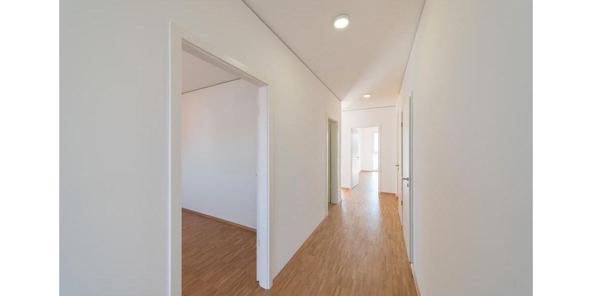 Etagenwohnung Halle (Saale) Gesundbrunnen - 5 Zimmer, 122 m&sup2;, 1.529&euro; | Angebot:26097644
