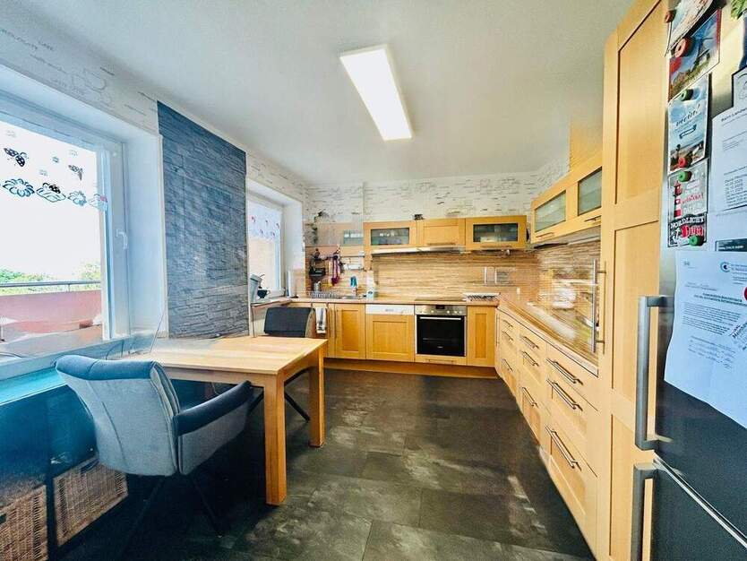 Elegante Etagenwohnung mit Panoramablick, zwei Balkonen und Aufzug! 3 zimmer