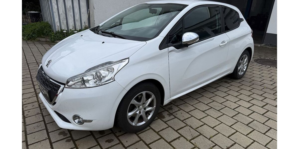Peugeot 208 131.000 km 3.890 &euro; ERTINGEN 88521
