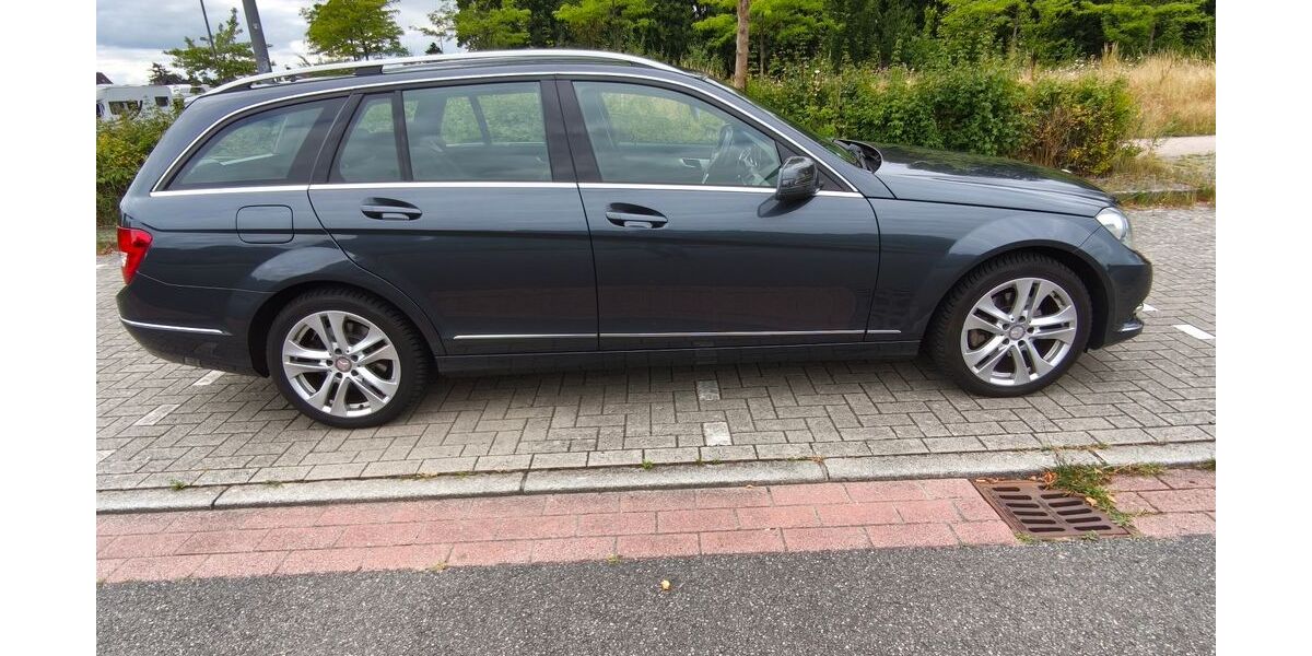 Mercedes-Benz C 250 105.300 km 13.100 &euro; Bremen 28759