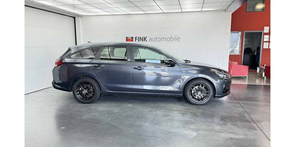 Hyundai i30 Kombi 1.6 T-GDI DCT CarPlay DAB CAM 48.794 km 17.890 &euro; Lich 35423