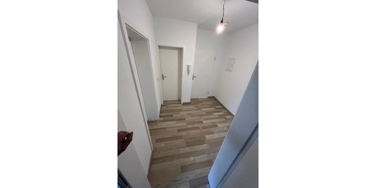 Etagenwohnung Glauchau - 3 Zimmer, 61 m&sup2;, 360&euro; | Angebot:26008270