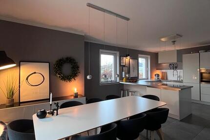 Haushälfte mit 155 m2, 5 Zimmer, Garten, Carport, Photovoltaik 5 zimmer