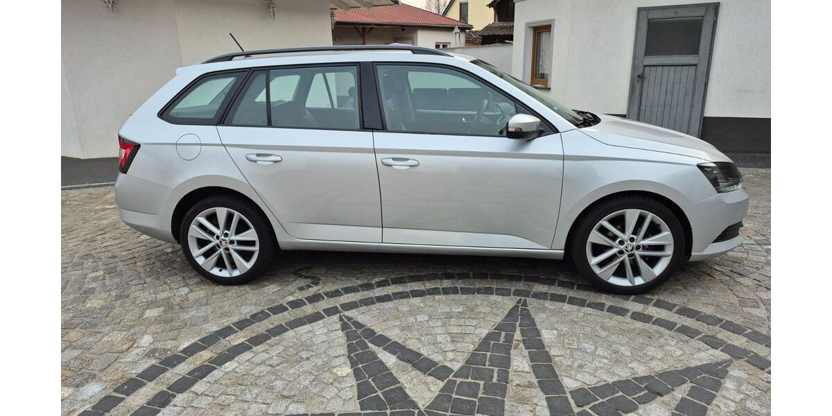 Skoda Fabia 166.300 km 6.699 &euro; Cottbus 03044