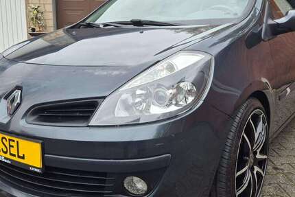 Renault Clio 167.000 km 2.990 € Moers 47443