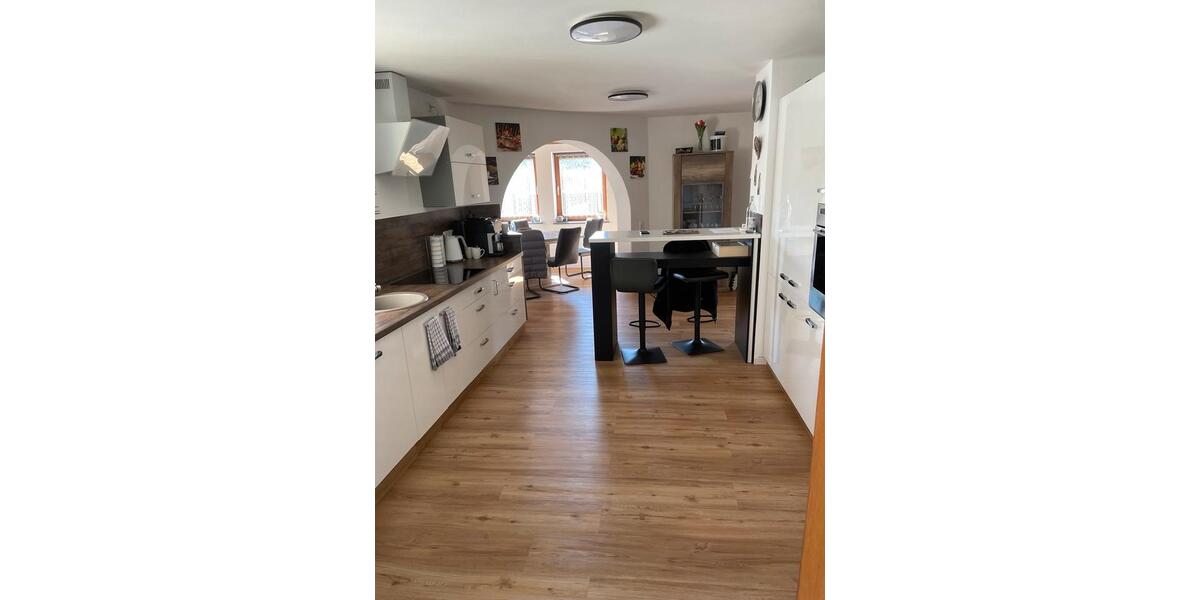 Erdgeschoßwohnung Schöfweg - 5 Zimmer, 165 m&sup2;, 1.100&euro; | Angebot:26413845