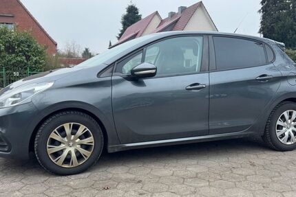 Peugeot 208 147.000 km 5.300 &euro; Stelle 21435