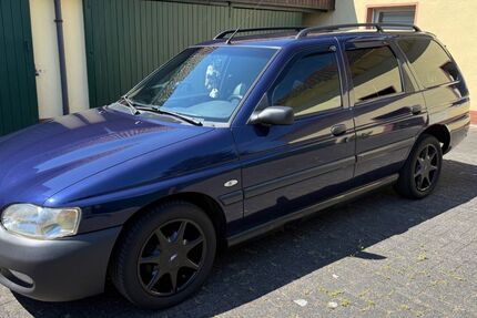 Ford Escort 124.977 km 1.400 &euro; Köln 51067