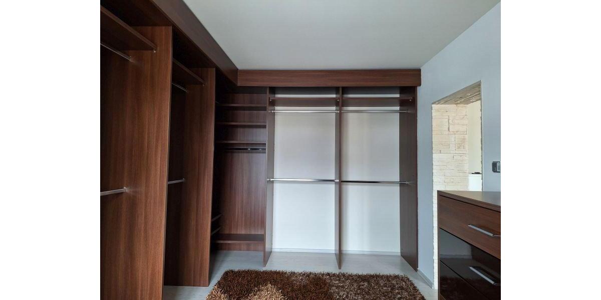 Dachgeschoßwohnung Zwickau - 2 Zimmer, 152 m&sup2;, 1.050&euro; | Angebot:26479906