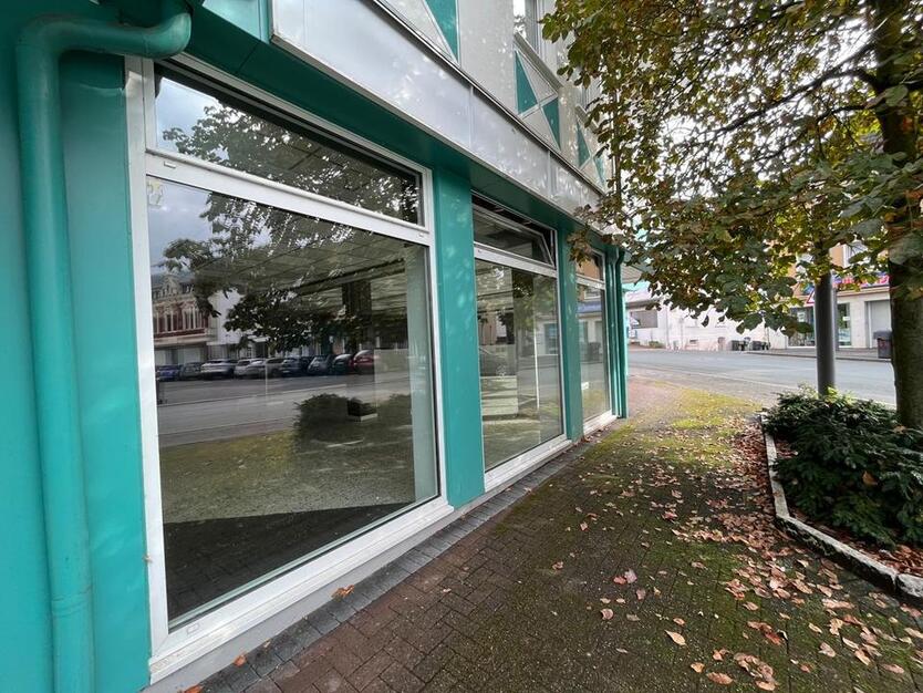 VR IMMO: 92 m² Ladenfläche mit großer Fensterfront - hier werden Sie gesehen!
