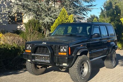 Jeep Cherokee 213.500 km 14.875 &euro; Trebbin 14959