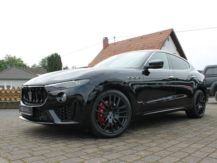 Maserati Levante GranSport Q4 21´´ 94.683 km 49.950 € Badem 54657