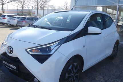 Toyota Aygo (X) 15.539 km 11.990 &euro; Dessau-Roßlau 06847