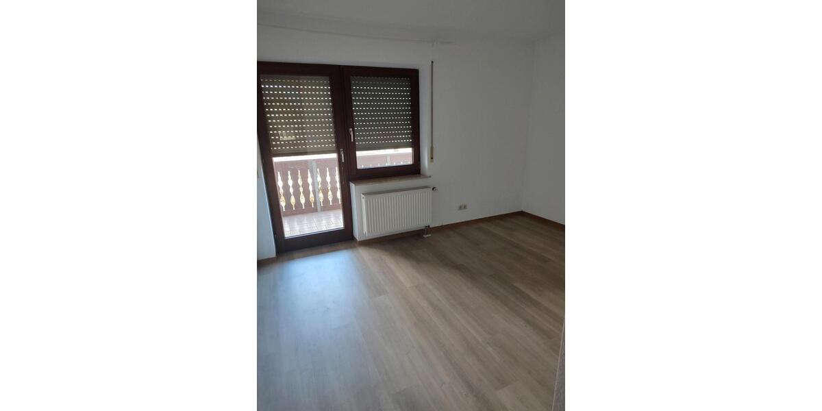 Etagenwohnung Tann (Rhön) - 5 Zimmer, 150 m&sup2;, 800&euro; | Angebot:25902131