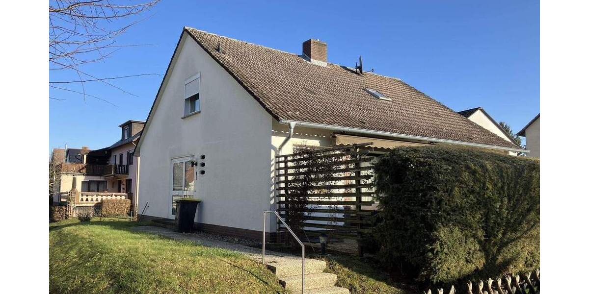 Einfamilienhaus Gudensberg - 6 Zimmer, 140 m&sup2;, 1.200&euro; | Angebot:24684222