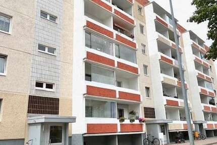 Wohnung zum Mieten in Waren (Müritz) 365 € 61.95 m² 3 zimmer