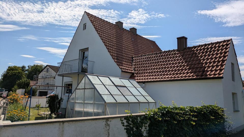 Älteres Einfamilienhaus mit Doppelgarage in Karlskron zur Miete