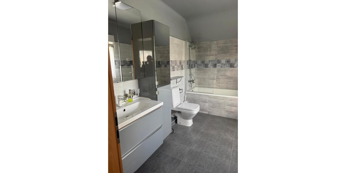 Maisonettenwohnung Lebach - 7 Zimmer, 165 m&sup2;, 1.400&euro; | Angebot:26184102