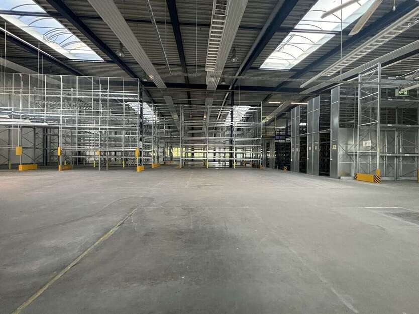 Halle in Zossen 12.720 € 2544 m²