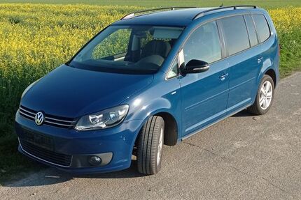 VW Touran 170.000 km 8.000 &euro; Seester 25370