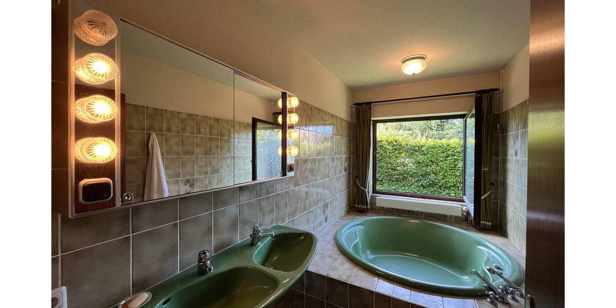 Einfamilienhaus Rellingen - 7 Zimmer, 202 m&sup2;, 2.300&euro; | Angebot:26806000