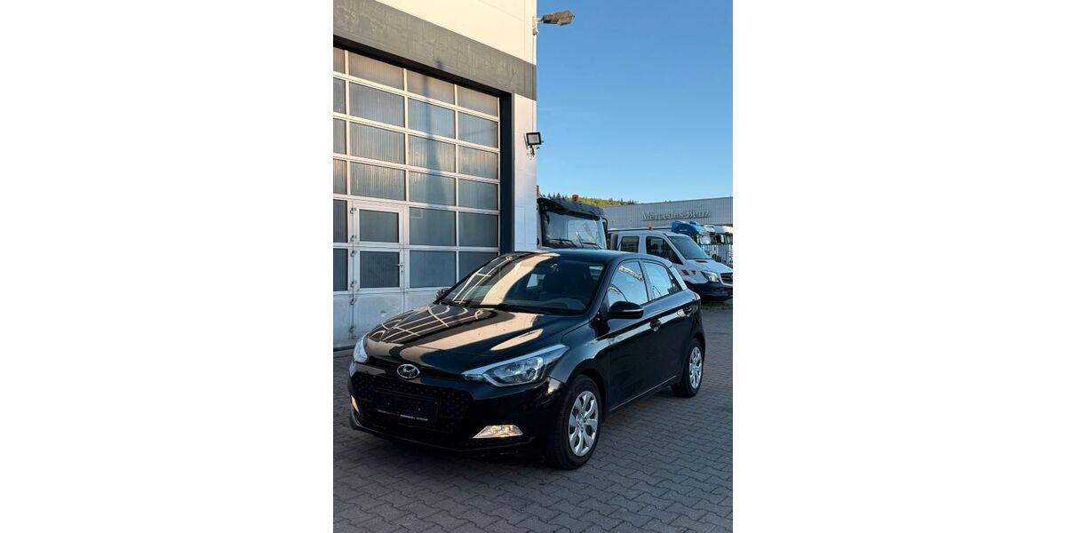 Hyundai i20 81.900 km 8.480 &euro; Heidenheim 89520