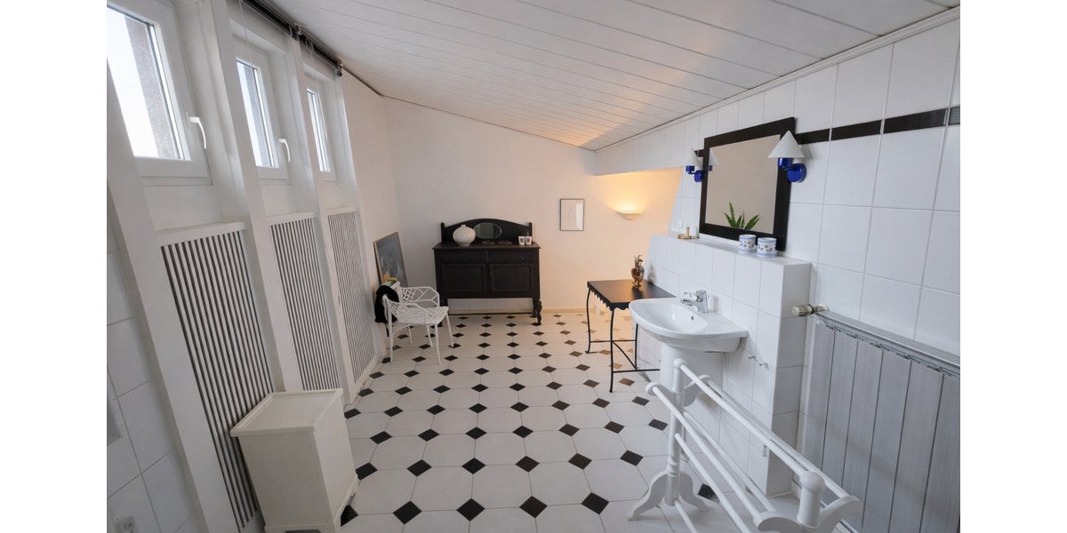 Einfamilienhaus Lampertheim - 7 Zimmer, 212 m&sup2;, 749.000&euro; | Angebot:24652061