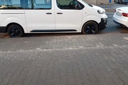 Peugeot Expert 128.235 km 16.300 &euro; frankfurt 65929