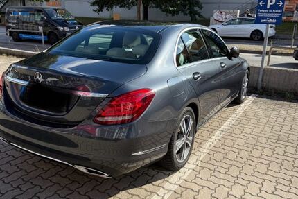 Mercedes-Benz C 250 227.000 km 14.000 € Hamburg 21107