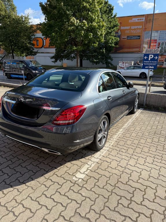 Mercedes-Benz C 250 227.000 km 14.000 € Hamburg 21107