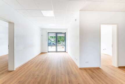 Büro in Sünching 790 € 90 m²