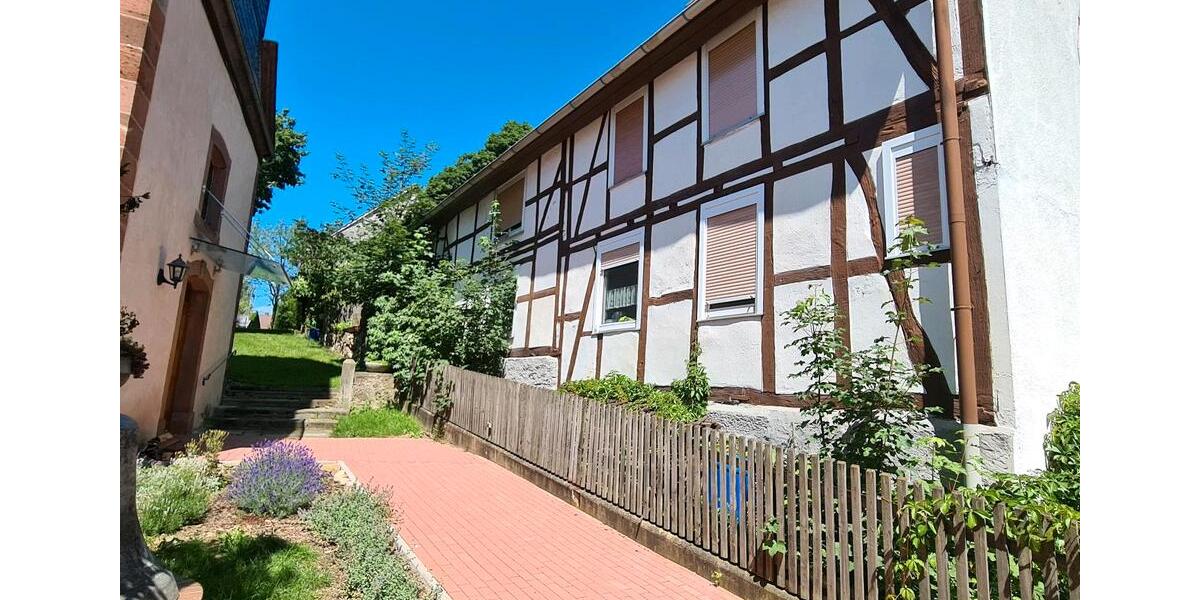 Einfamilienhaus Borken (Hessen) - 9 Zimmer, 156 m&sup2;, 75.000&euro; | Angebot:25279883