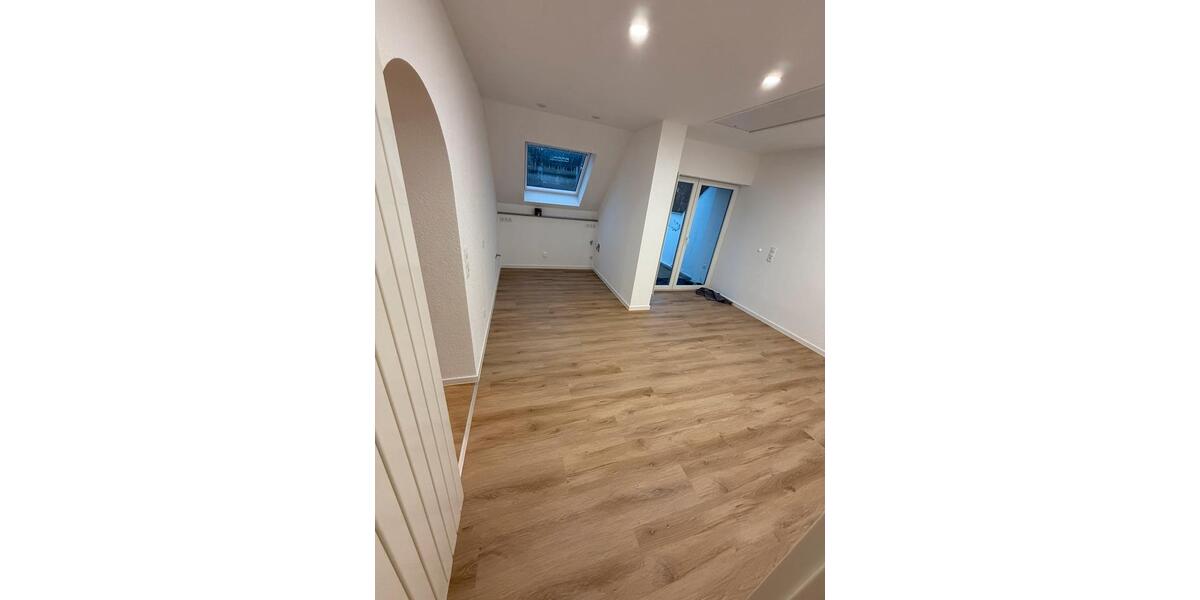 Dachgeschoßwohnung Lahnstein - 3 Zimmer, 65 m&sup2;, 600&euro; | Angebot:25965350