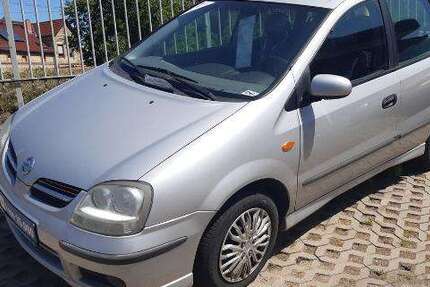 Nissan Almera Tino