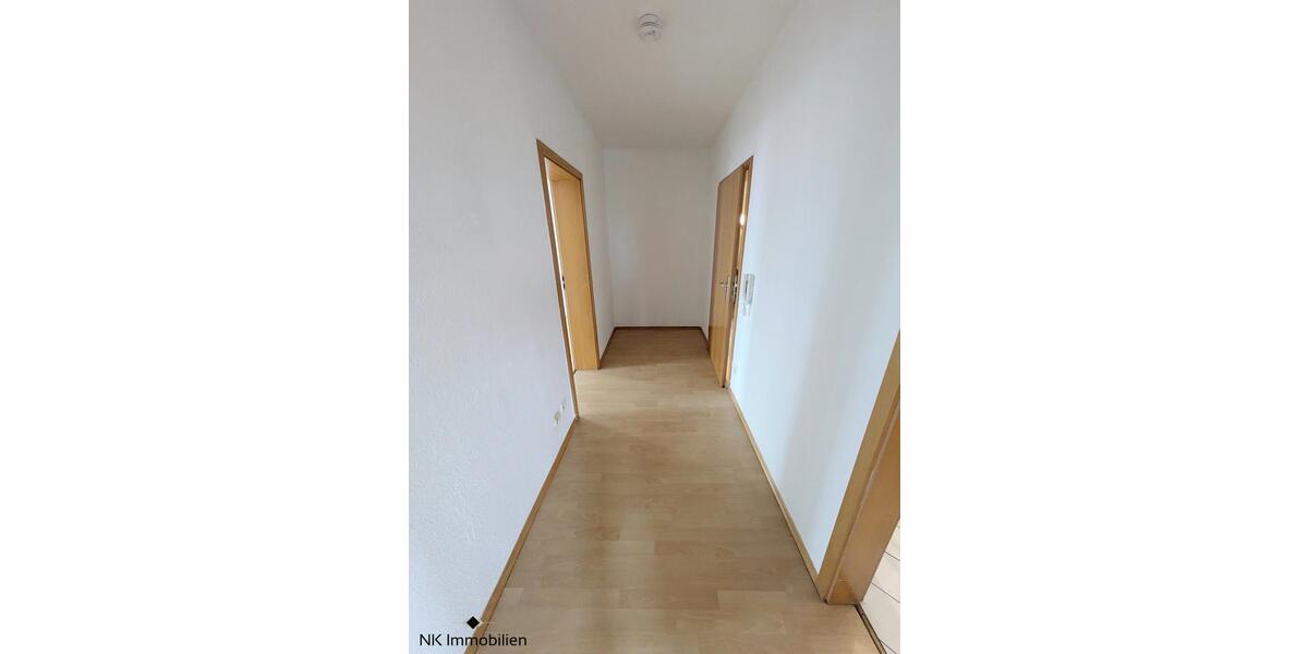 Dachgeschoßwohnung Zwickau - 2 Zimmer, 62 m&sup2;, 330&euro; | Angebot:26008188