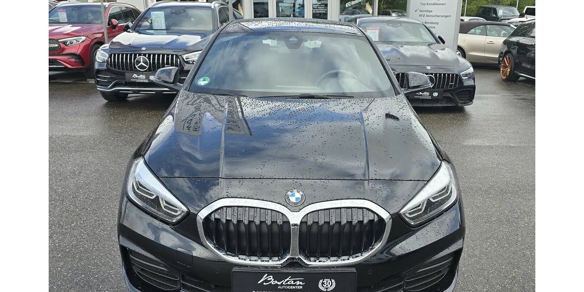BMW 118i ADVANTAGE/VIRTUAL/NAVI//SITZHEIZUNG/1.HAND 28.344 km 24.900 &euro; Villingen-Schwenningen 78054