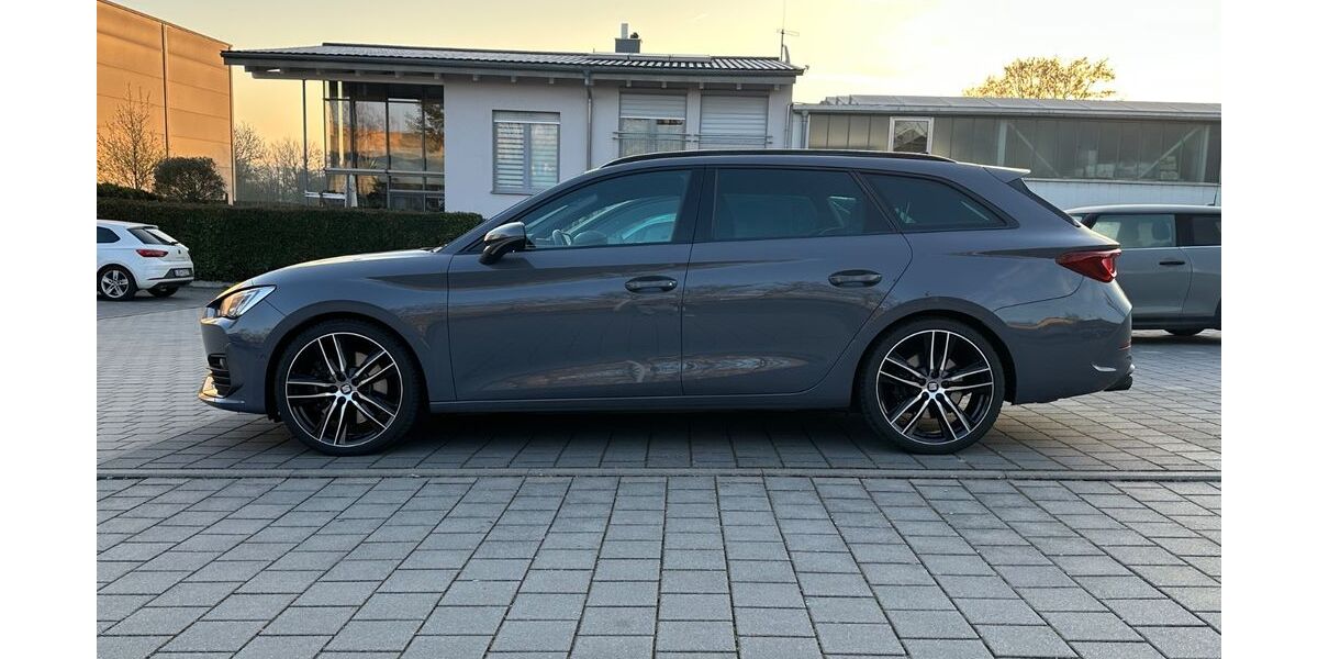 Cupra Leon 32.400 km 28.699 &euro; Leutenbach 71397