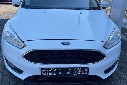Ford Focus 32.900 km 9.490 &euro; Bergheim 50129